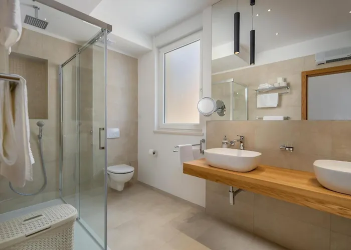 Margo Loretta * Smrika